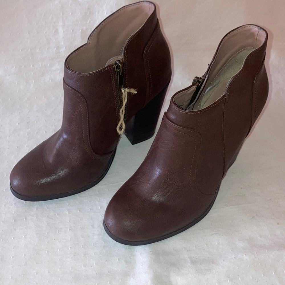 American eagle boots brown